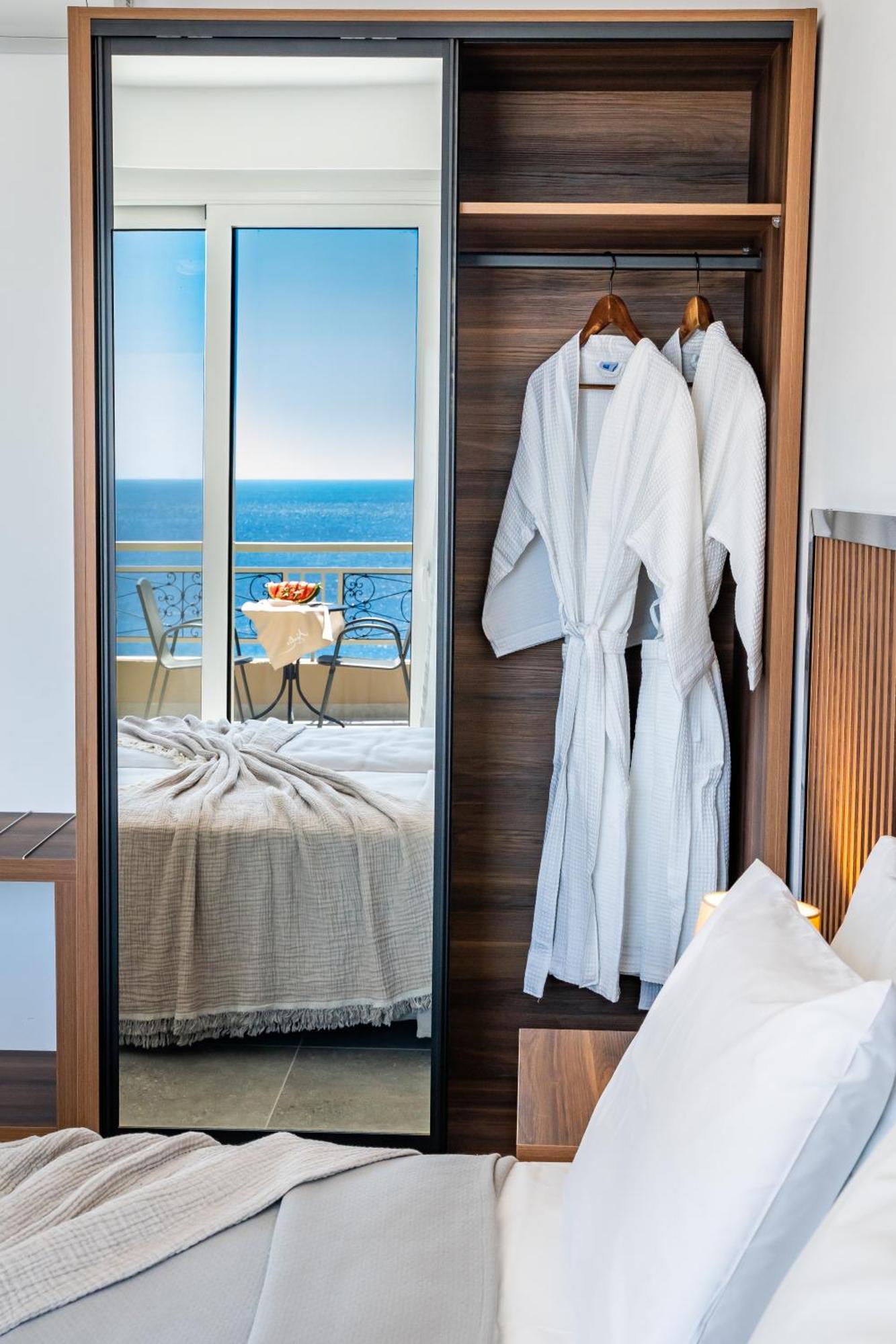 Apolis Beachscape Hotel Amoopi Exterior foto